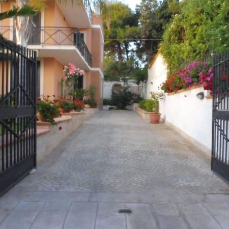 Appartamento In Villa A 100 Metri Dal Mare Fontane Bianche Ngoại thất bức ảnh